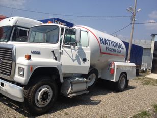 FORD l8000 camión cisterna de gas