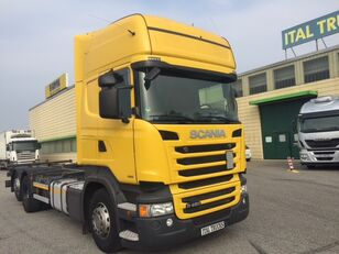SCANIA R450 camión con lona corredera