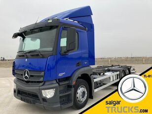 MERCEDES-BENZ ANTOS 25 30L camión de contenedores