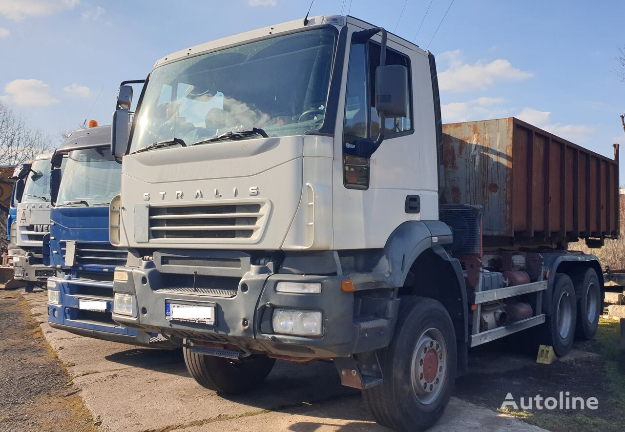 IVECO Trakker 29/26t +TAM camión con gancho