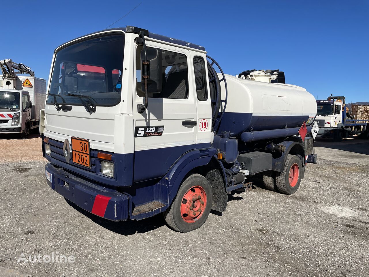 Renault MIDLINER 120 camión de combustible