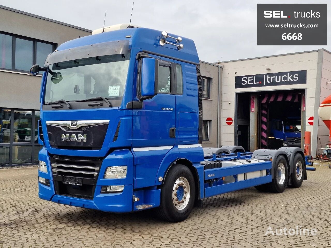 MAN TGX 26.500 6x2-4 LL ZF Intarder / Xenon / Lenkachse camión de contenedores