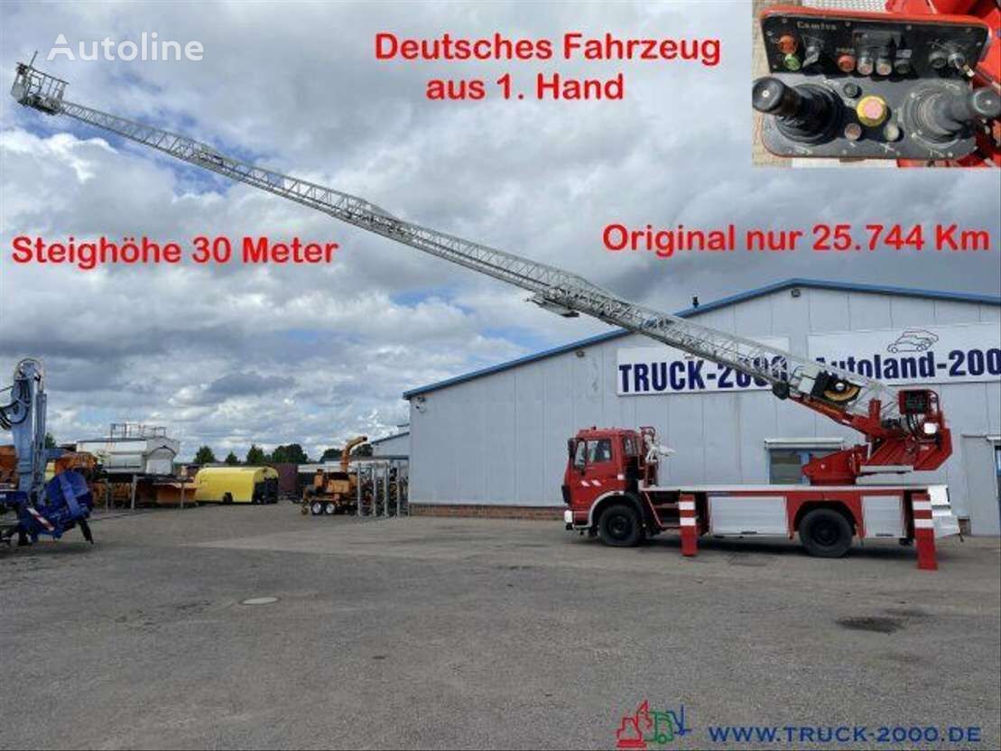 Mercedes-Benz plataforma de bomberos