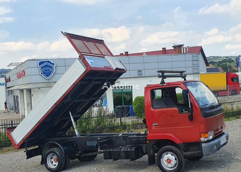 Nissan Cabstar 110 D Wywrotka/+ Miejsce na HDS volquete